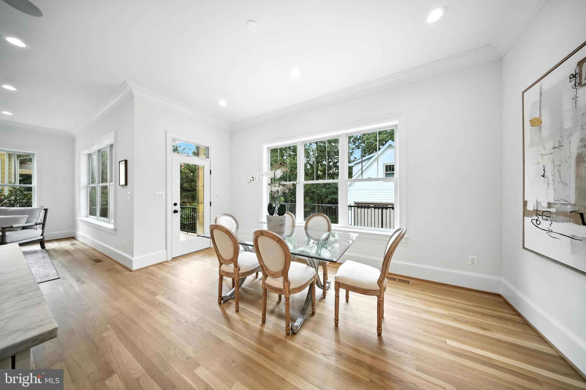 LYONHURST - Residential