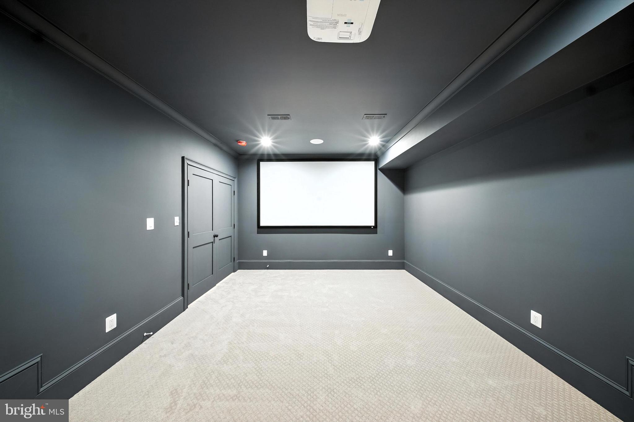 LYONHURST - Residential