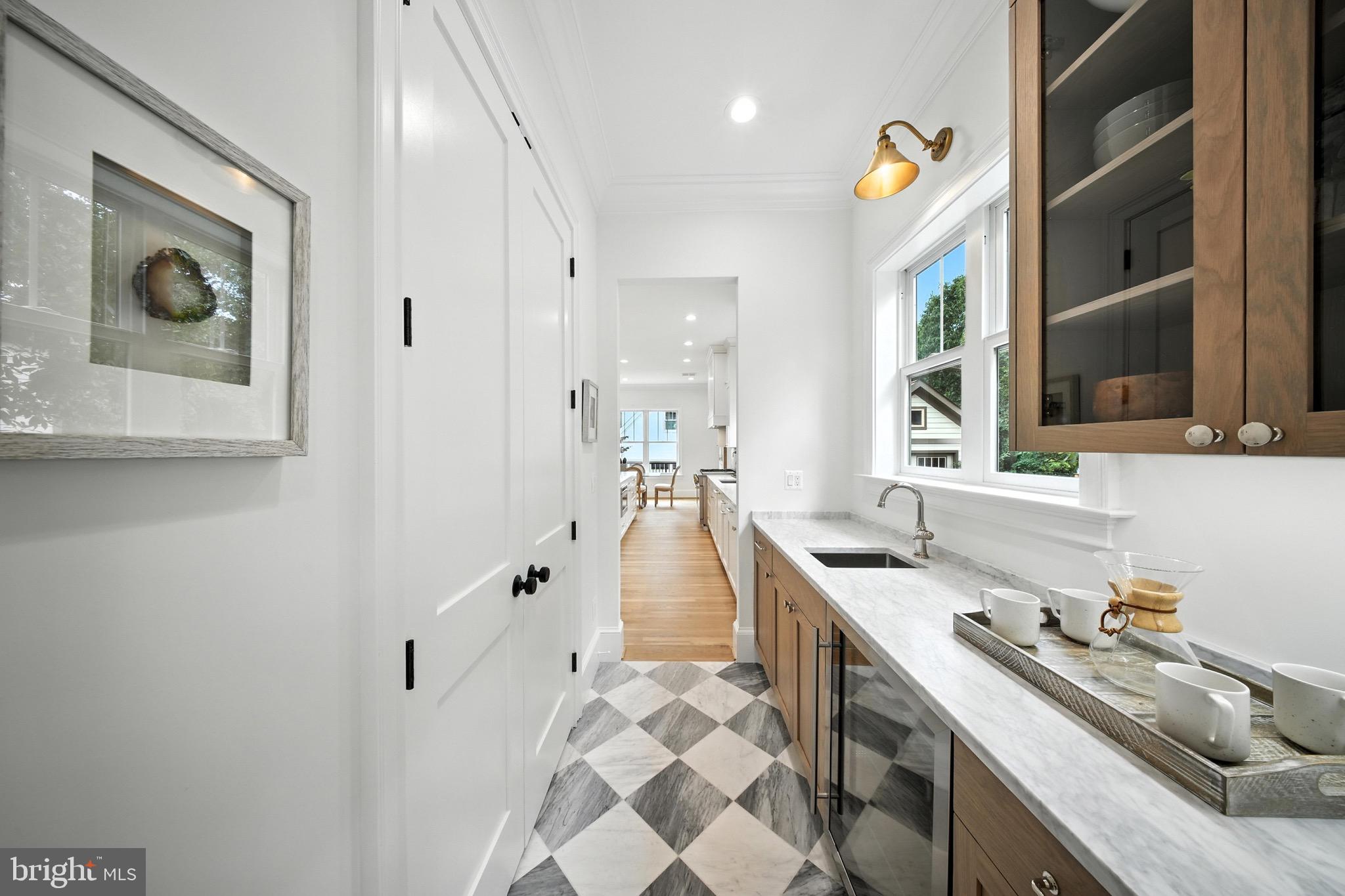 LYONHURST - Residential