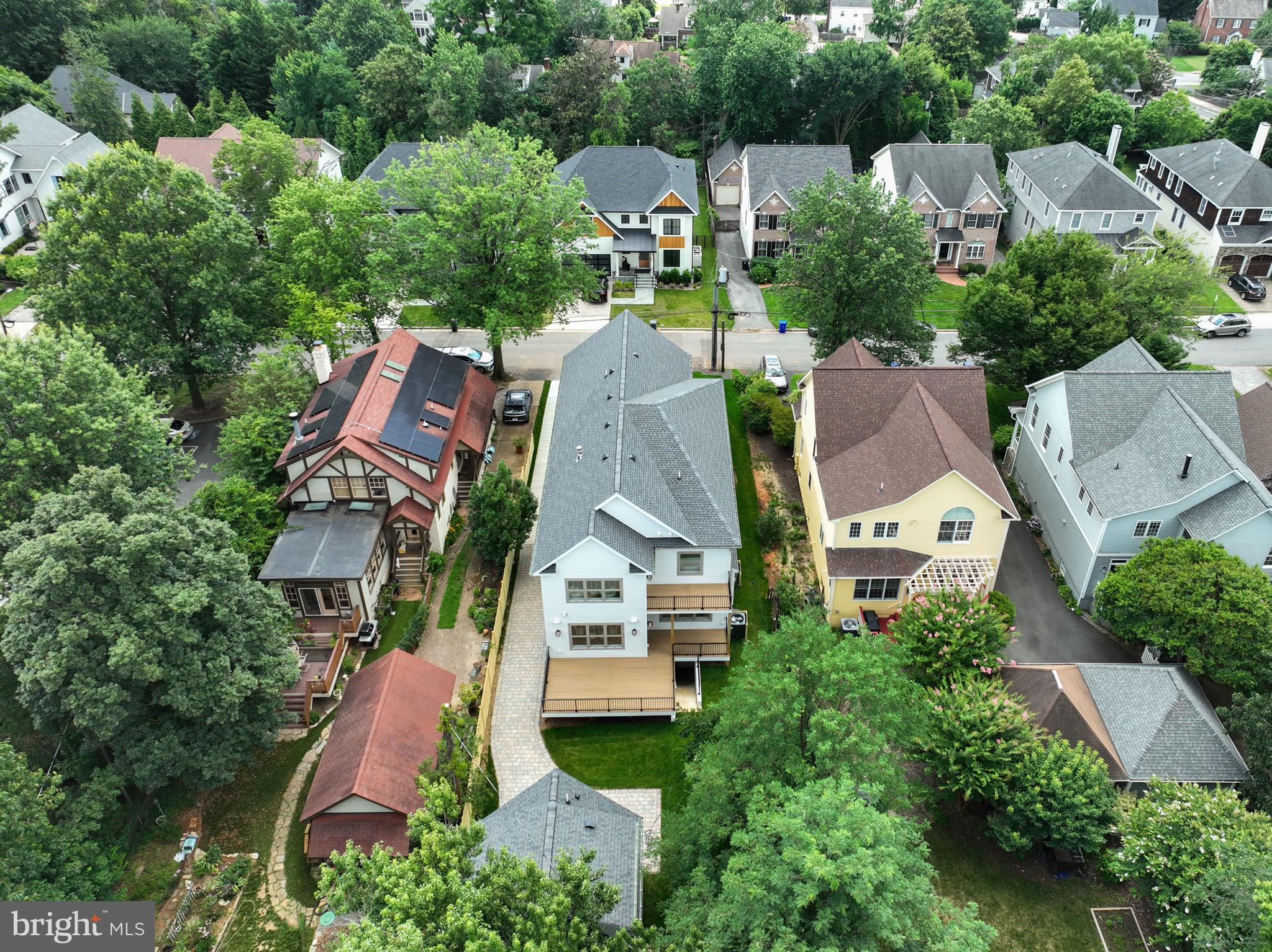 LYONHURST - Residential