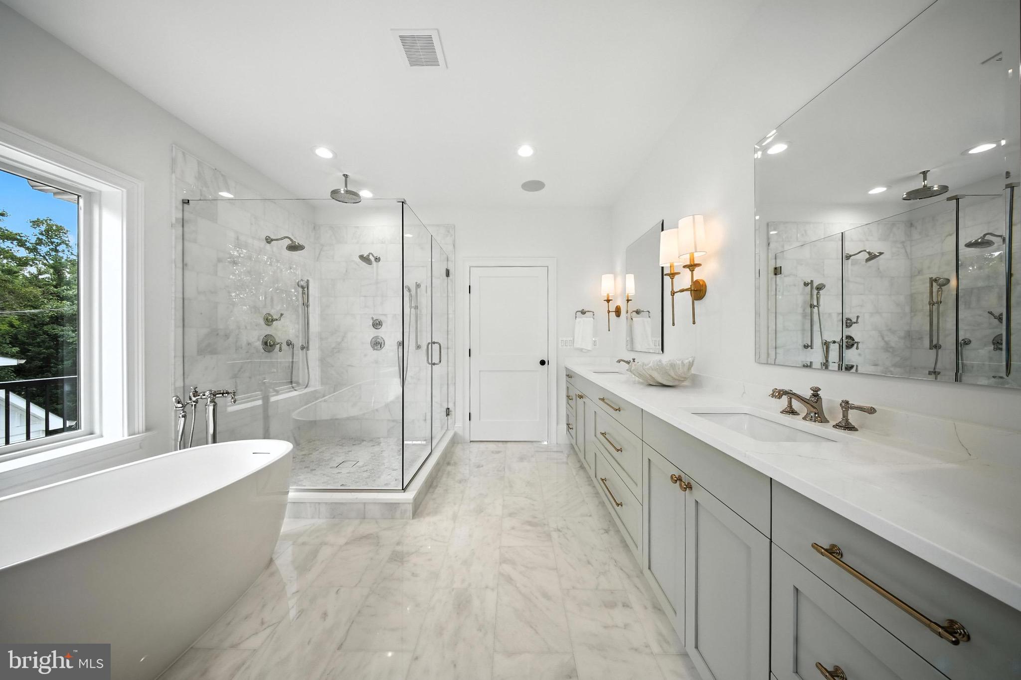 LYONHURST - Residential