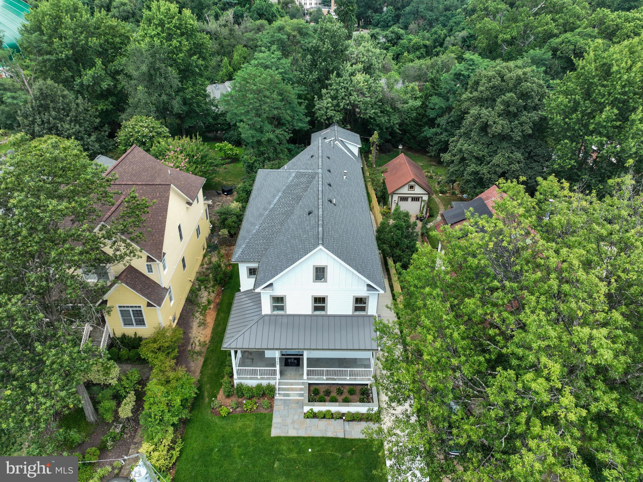 LYONHURST - Residential