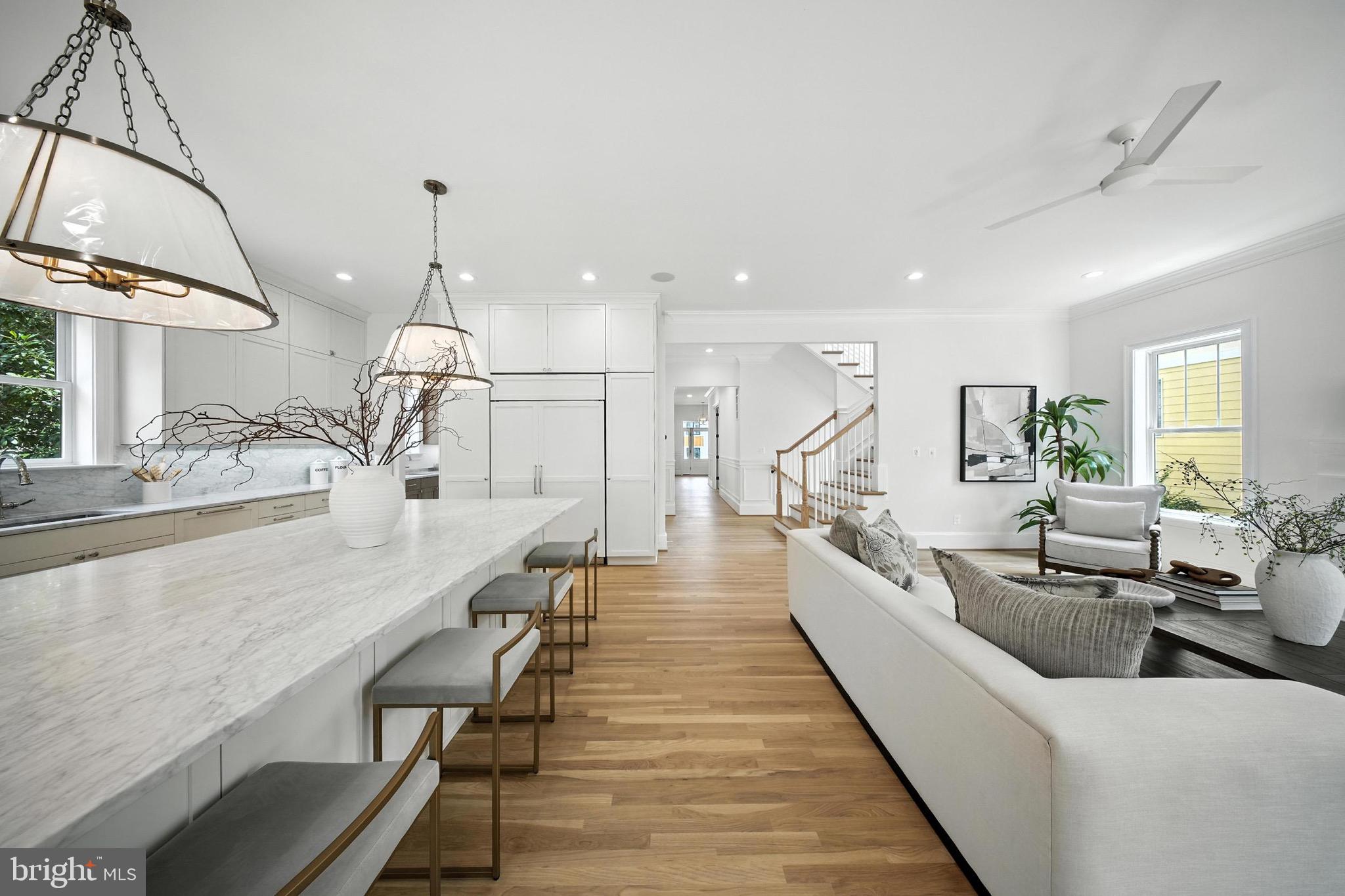 LYONHURST - Residential