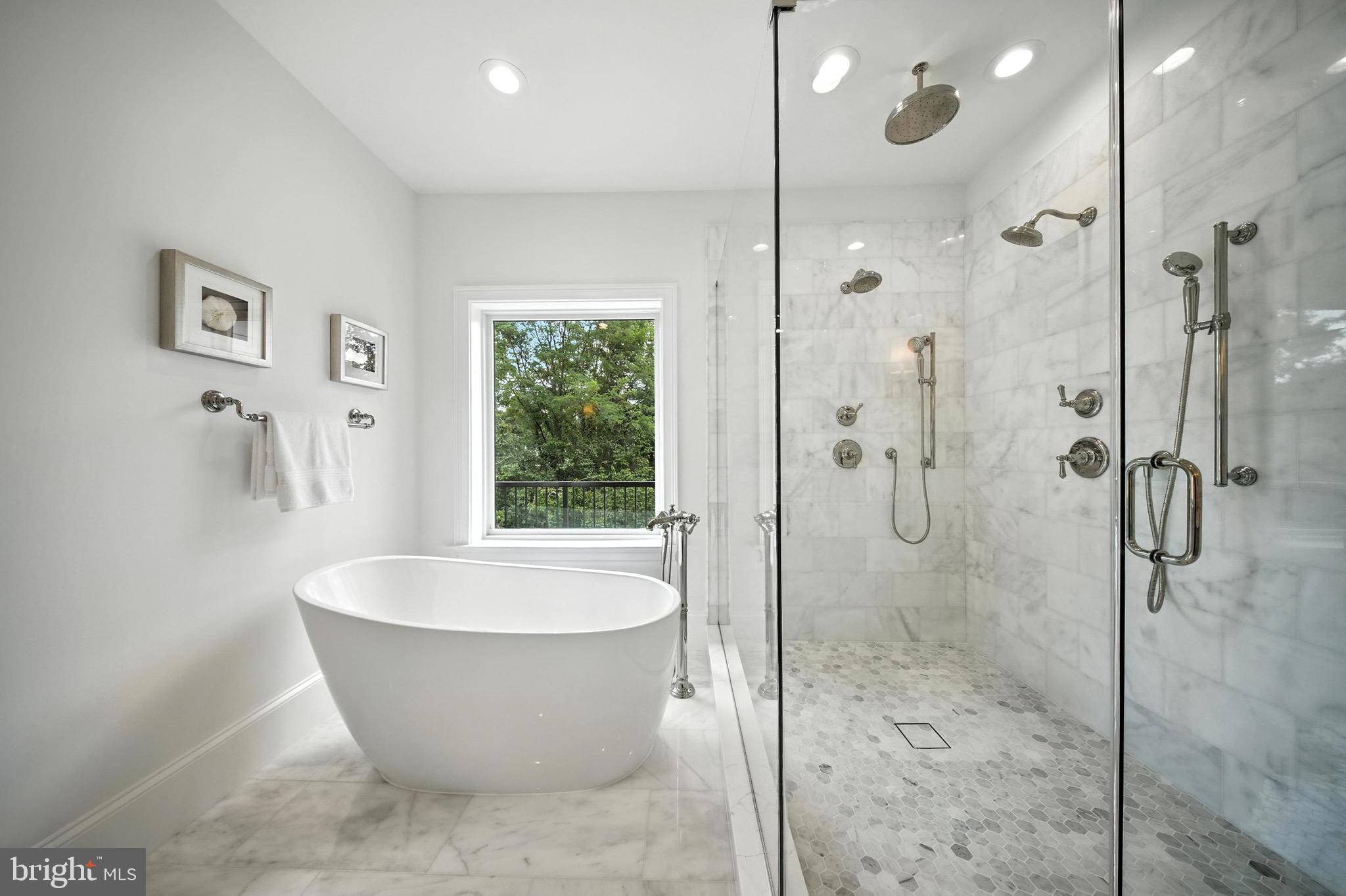 LYONHURST - Residential