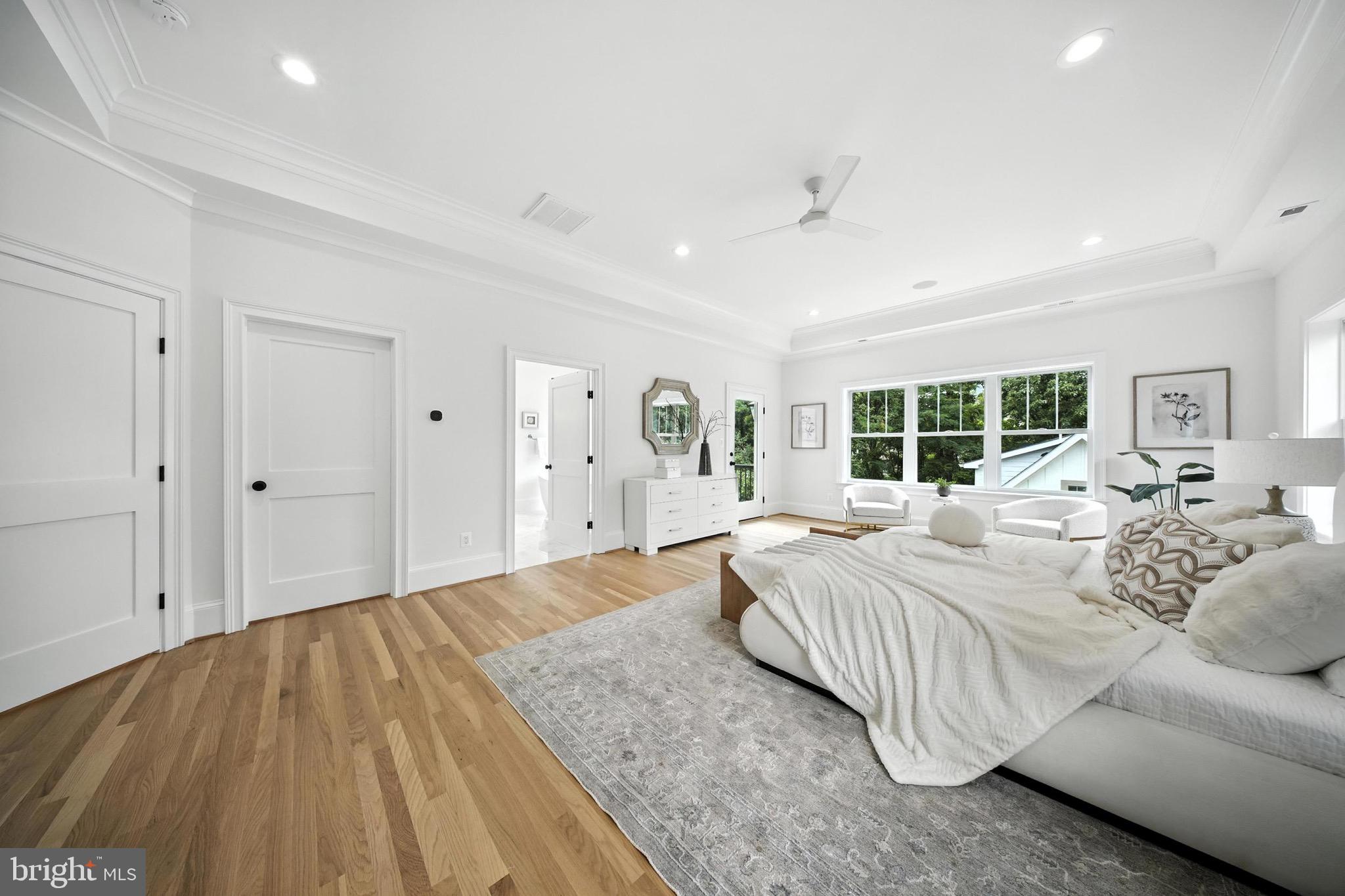 LYONHURST - Residential