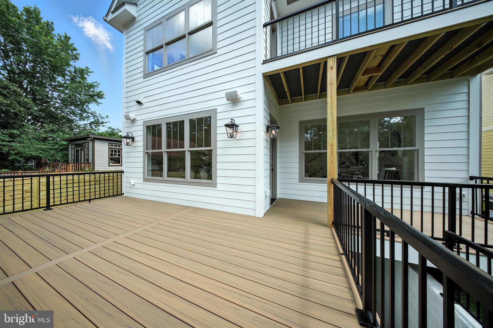 LYONHURST - Residential