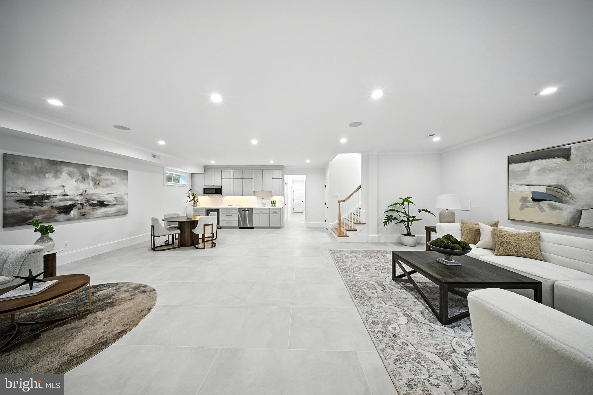 LYONHURST - Residential