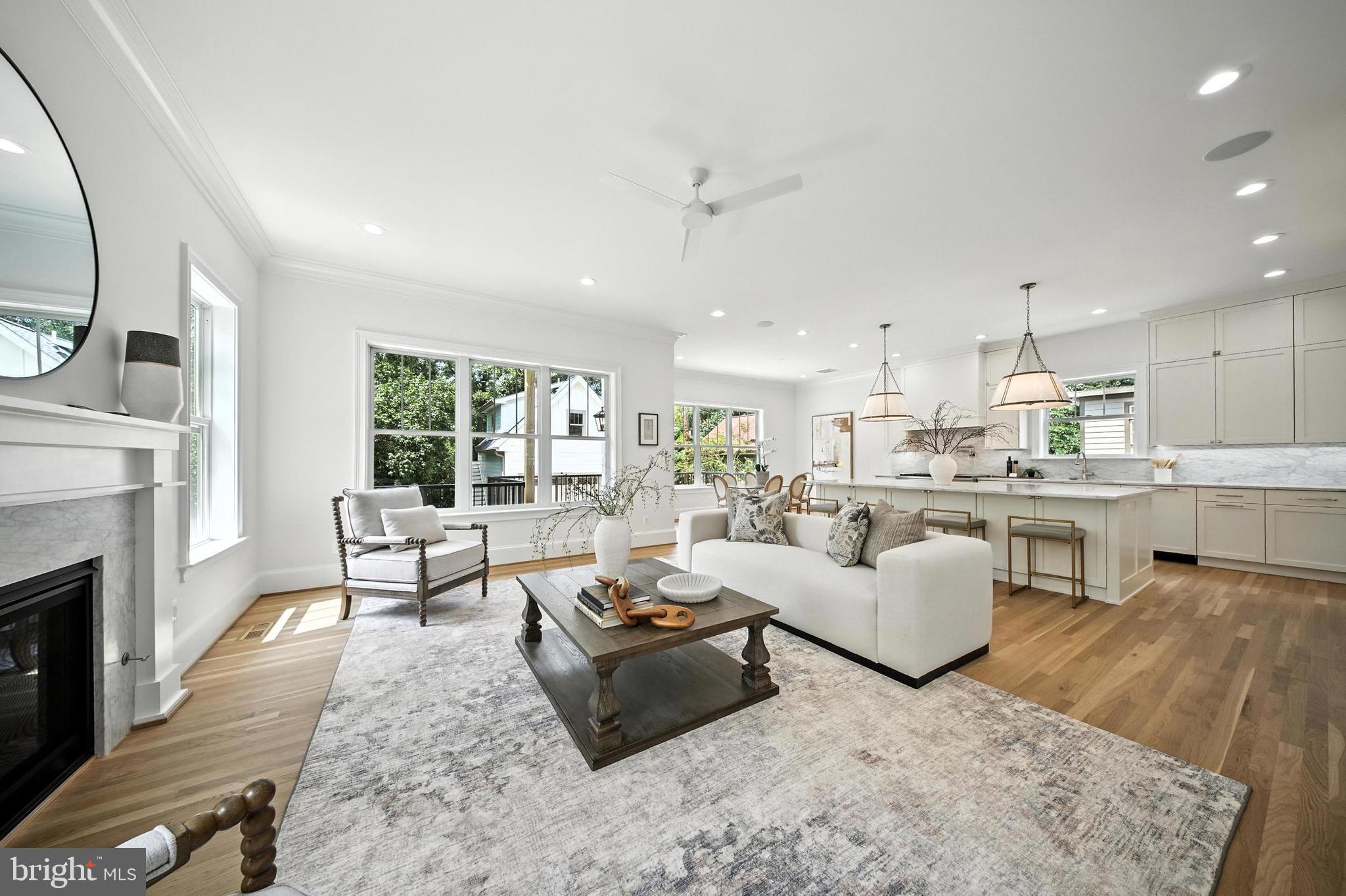 LYONHURST - Residential