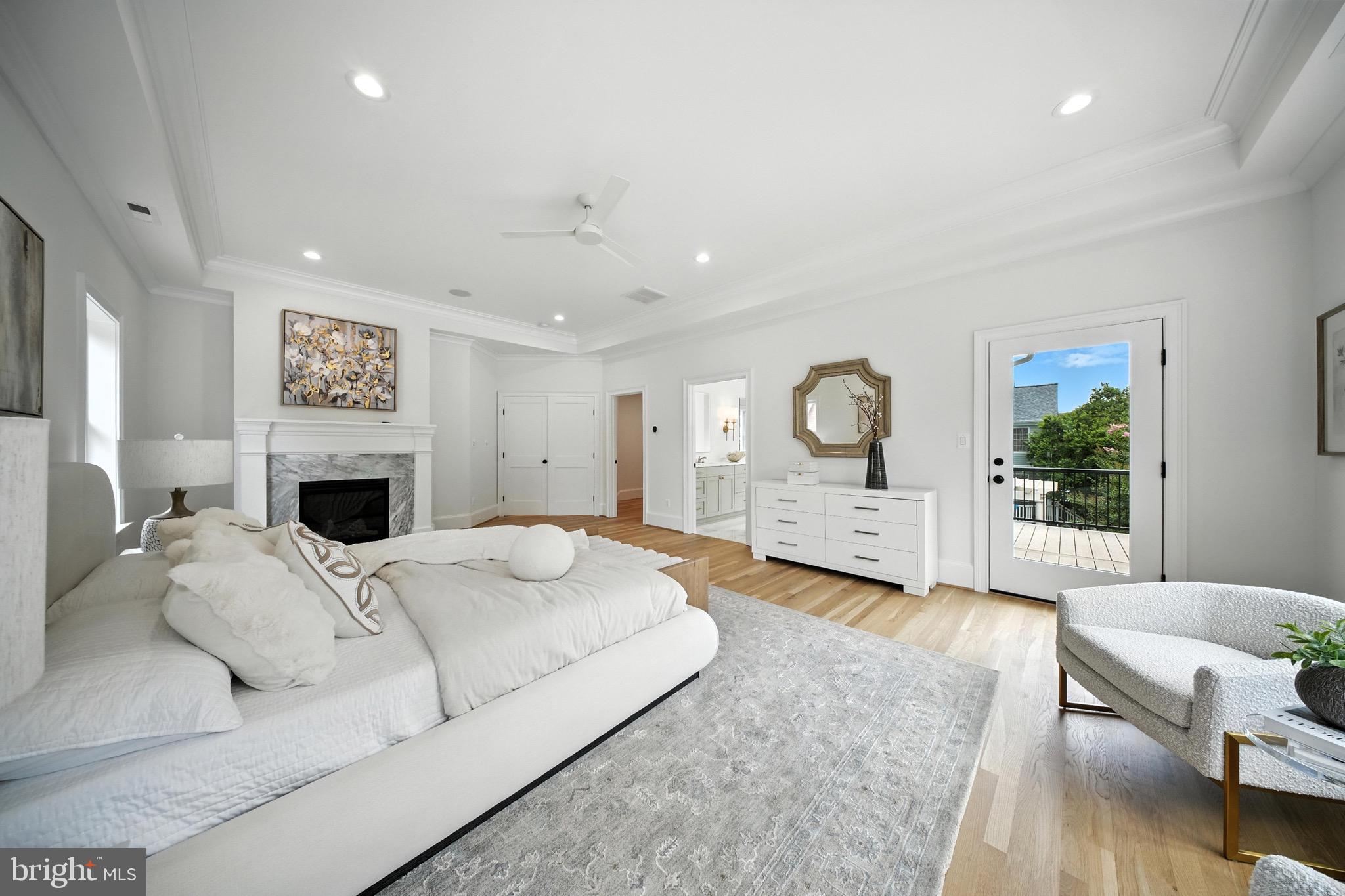 LYONHURST - Residential