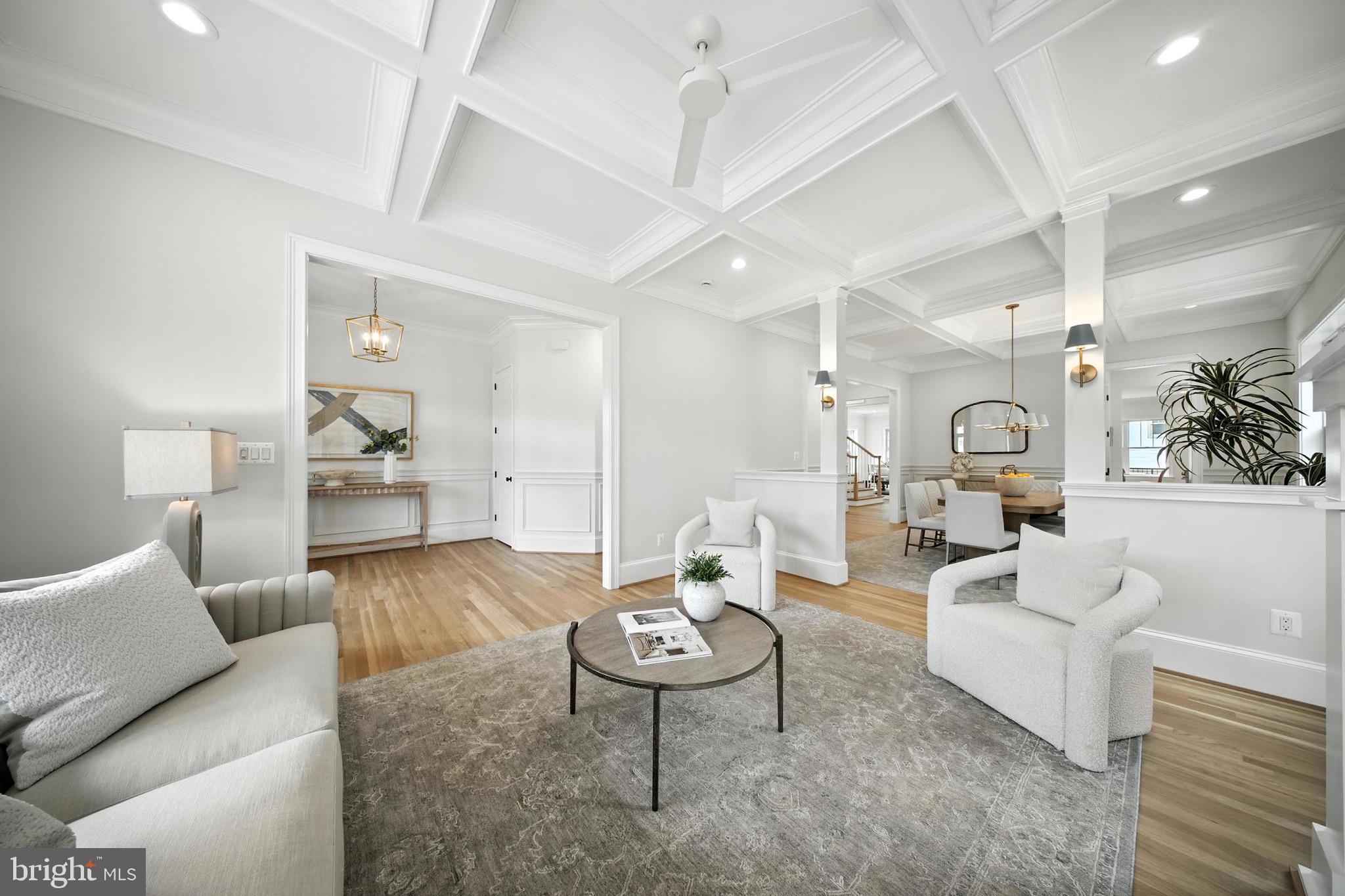 LYONHURST - Residential