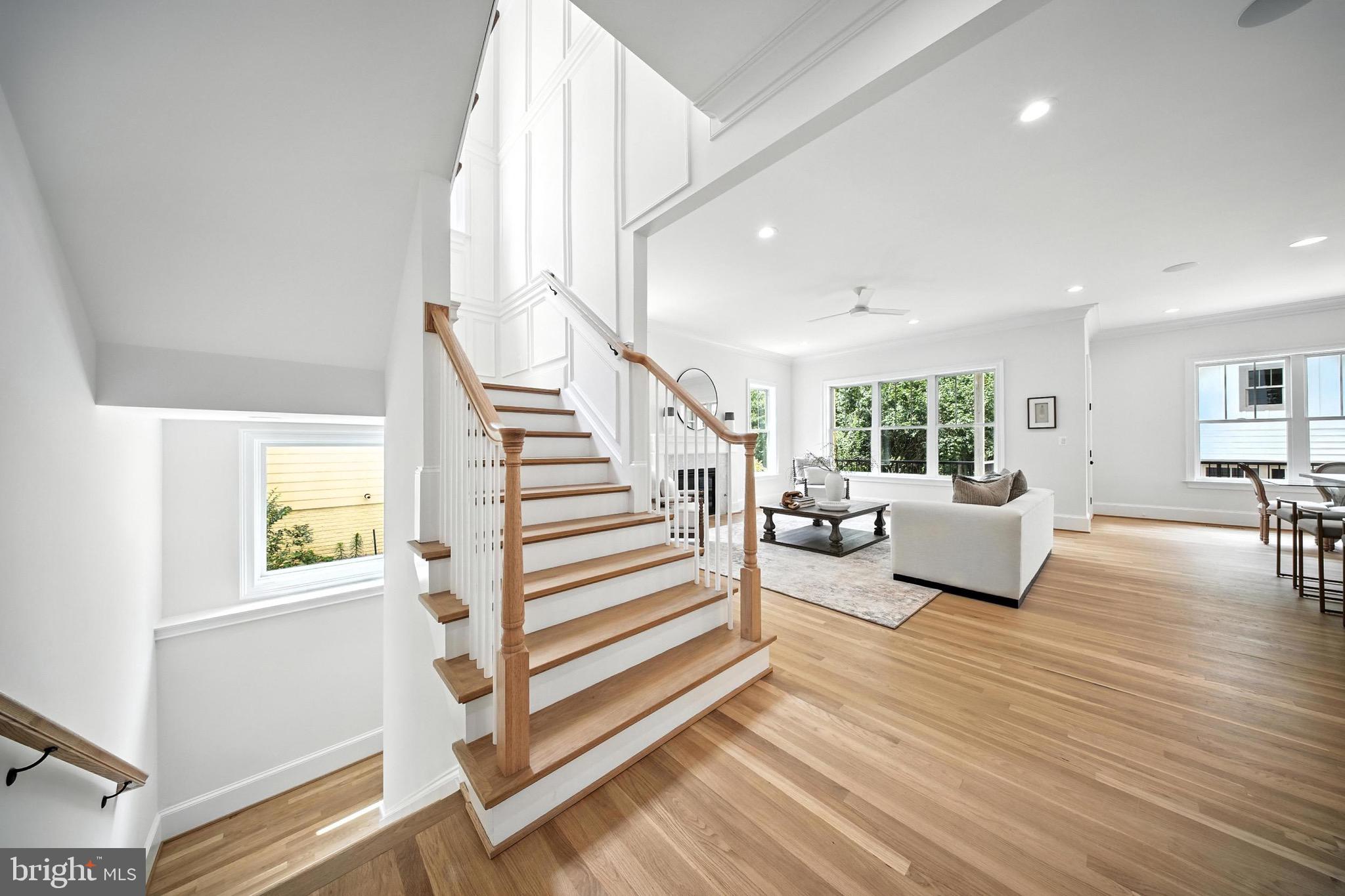 LYONHURST - Residential