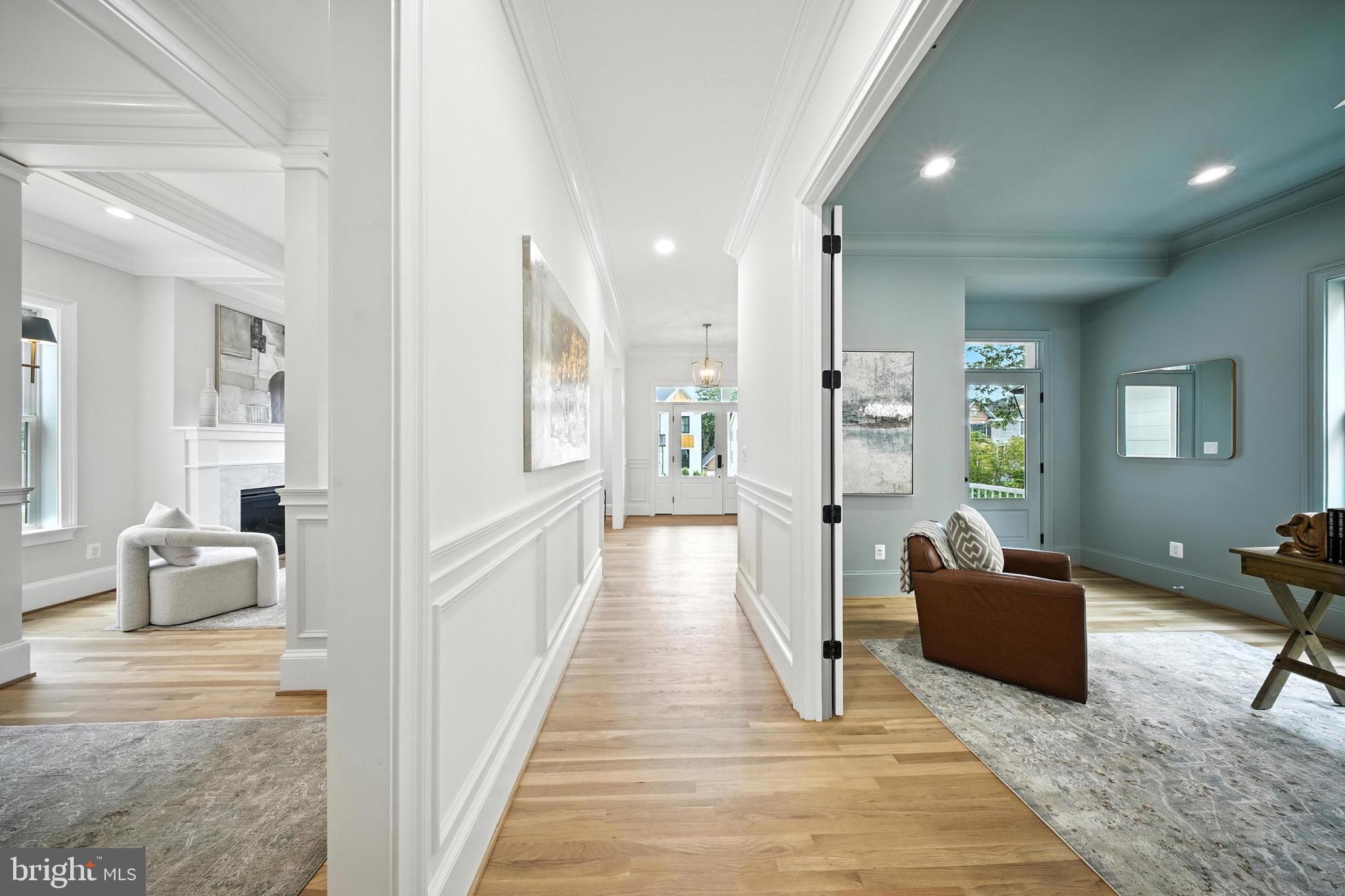 LYONHURST - Residential