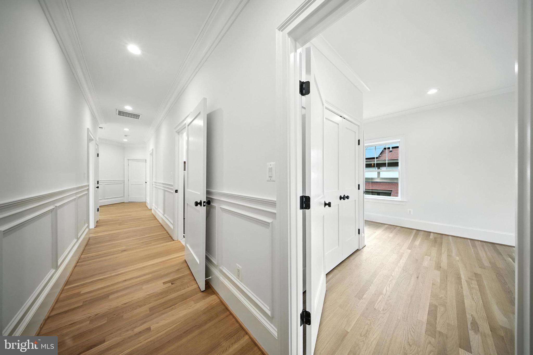 LYONHURST - Residential