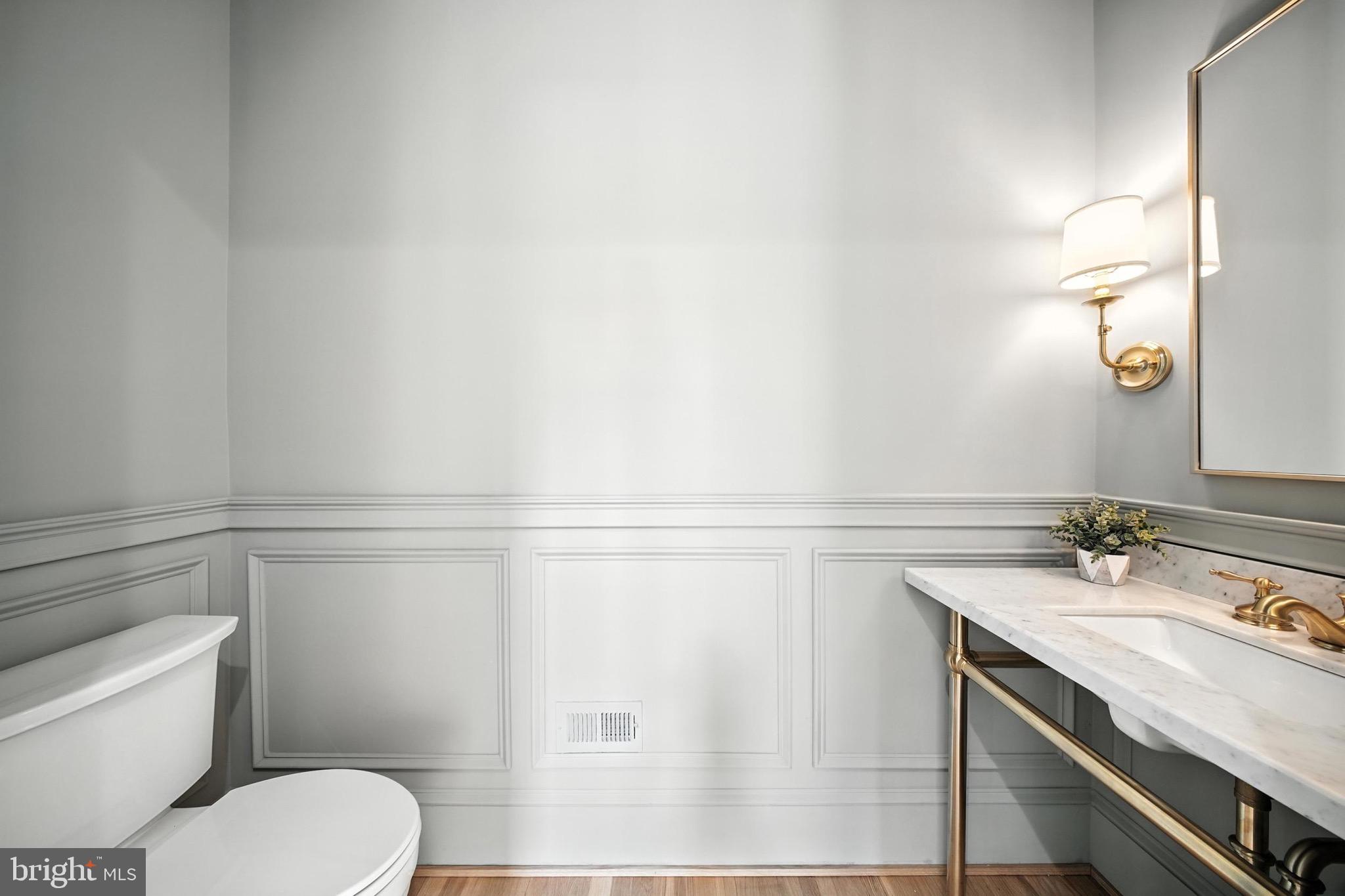 LYONHURST - Residential