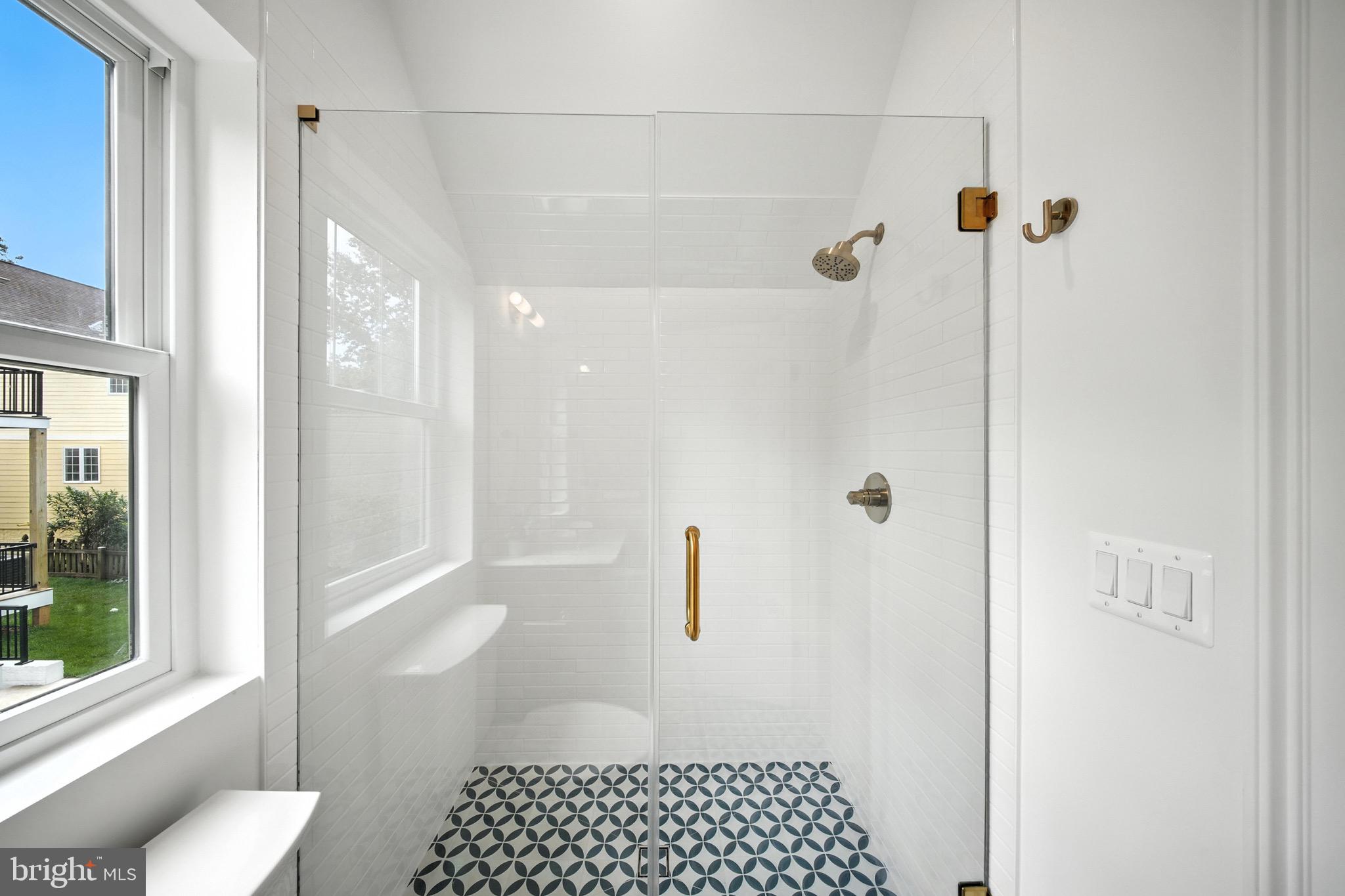 LYONHURST - Residential