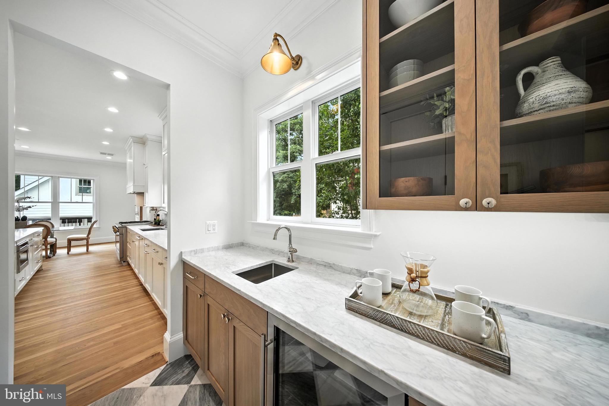 LYONHURST - Residential