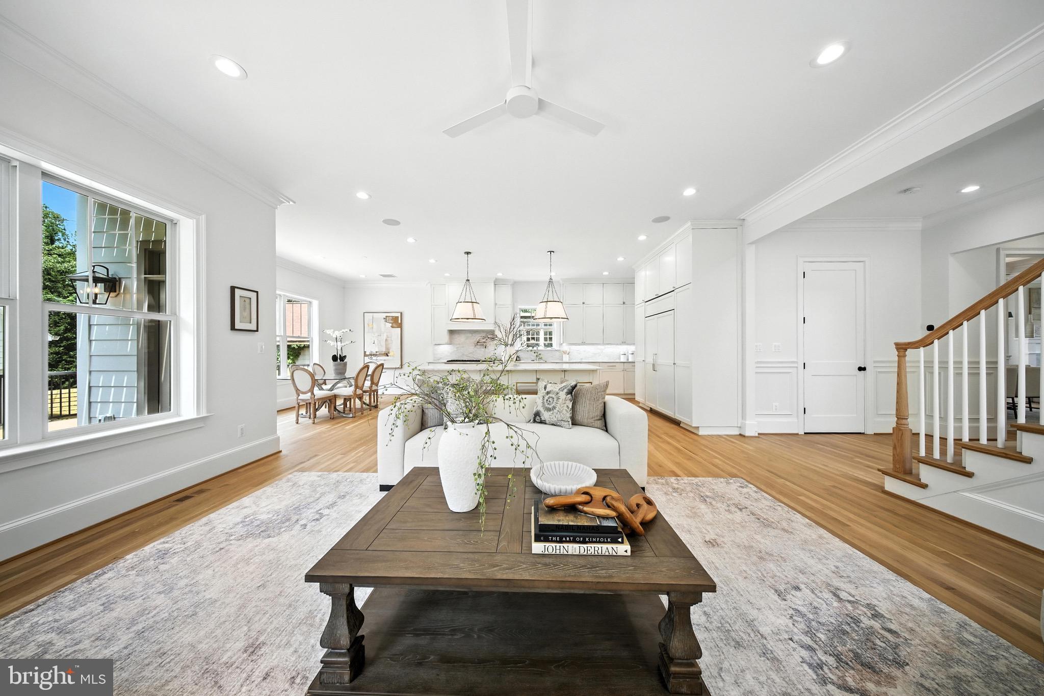 LYONHURST - Residential