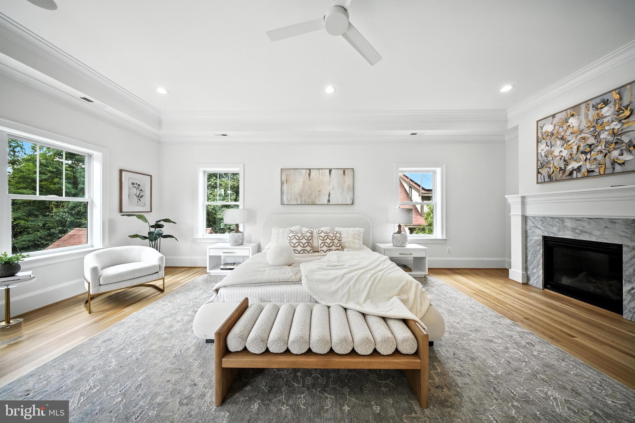 LYONHURST - Residential