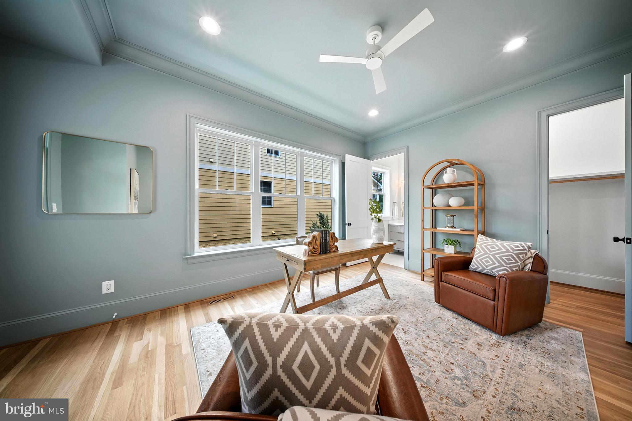 LYONHURST - Residential