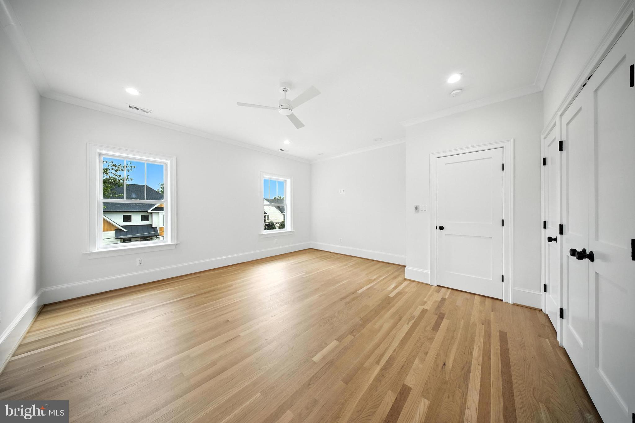 LYONHURST - Residential