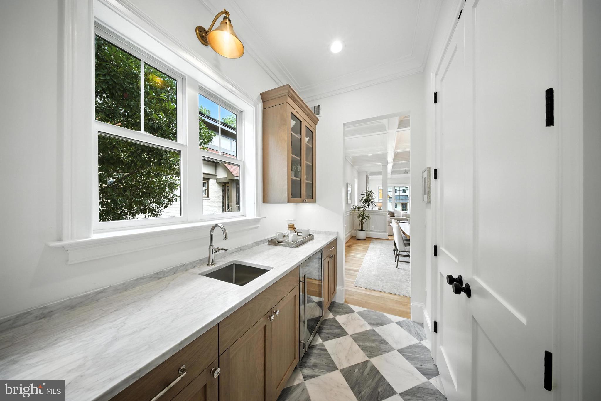 LYONHURST - Residential