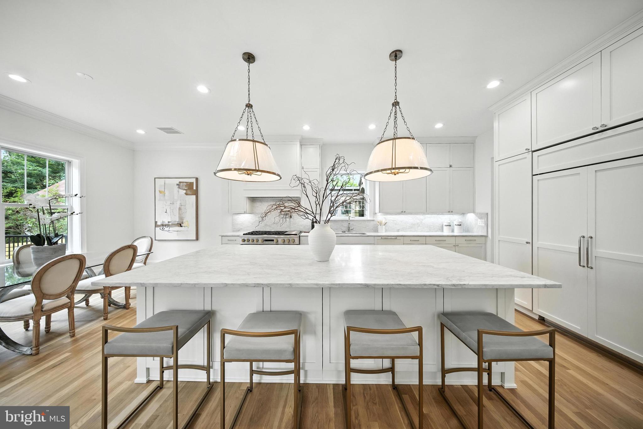 LYONHURST - Residential