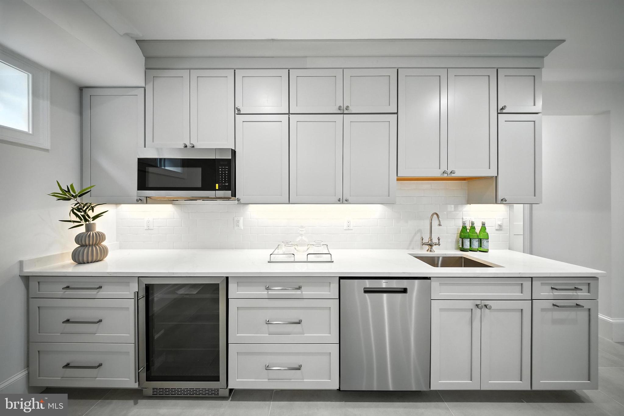 LYONHURST - Residential