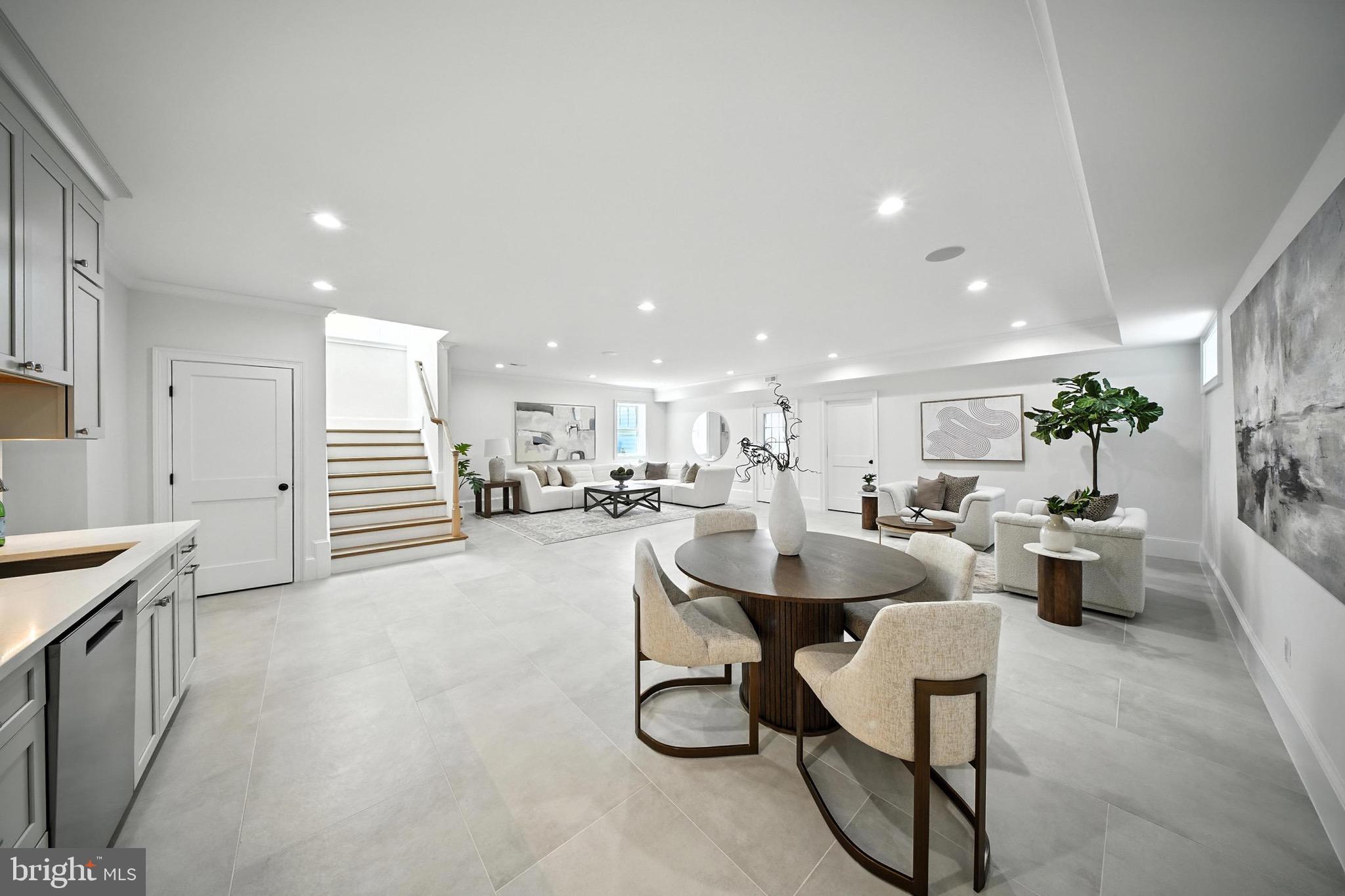 LYONHURST - Residential