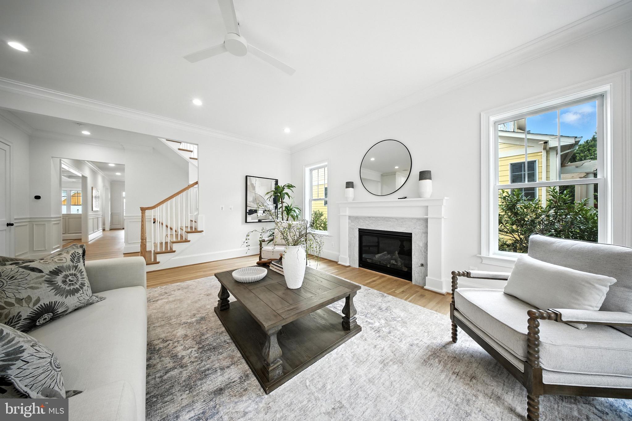 LYONHURST - Residential