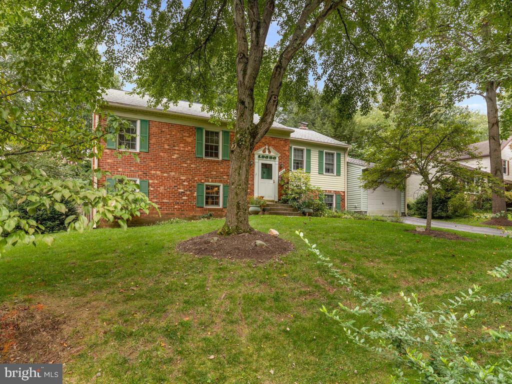 BROOKEVILLE KNOLLS - Residential