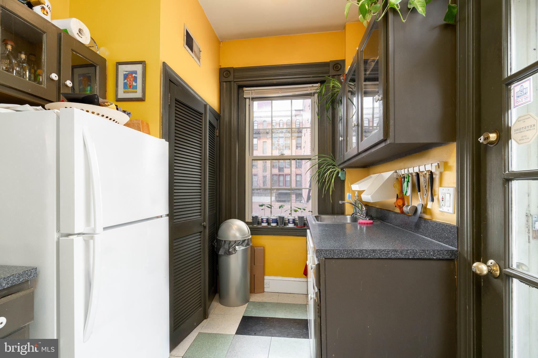 OLD CITY - Commercial Sale