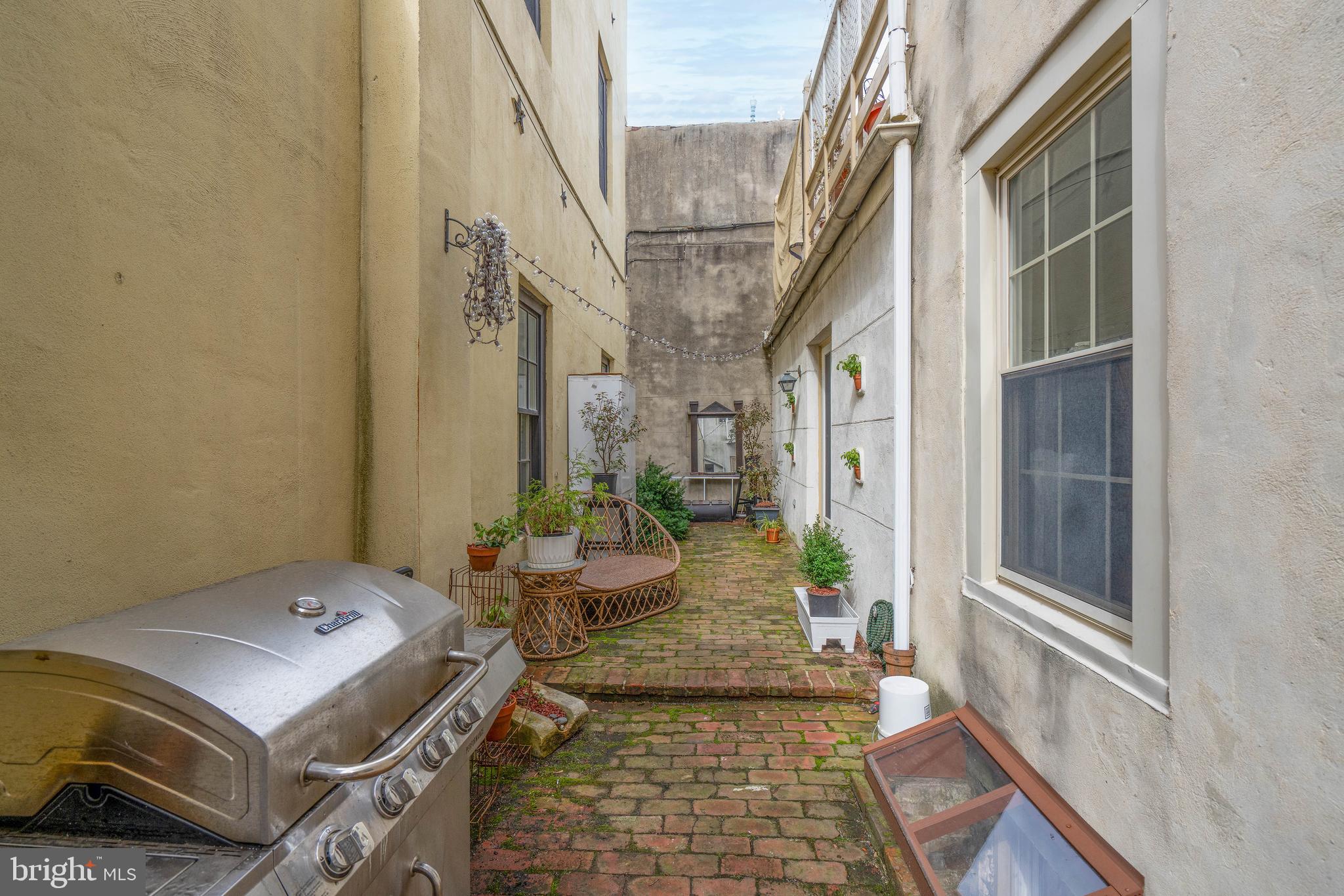 OLD CITY - Commercial Sale