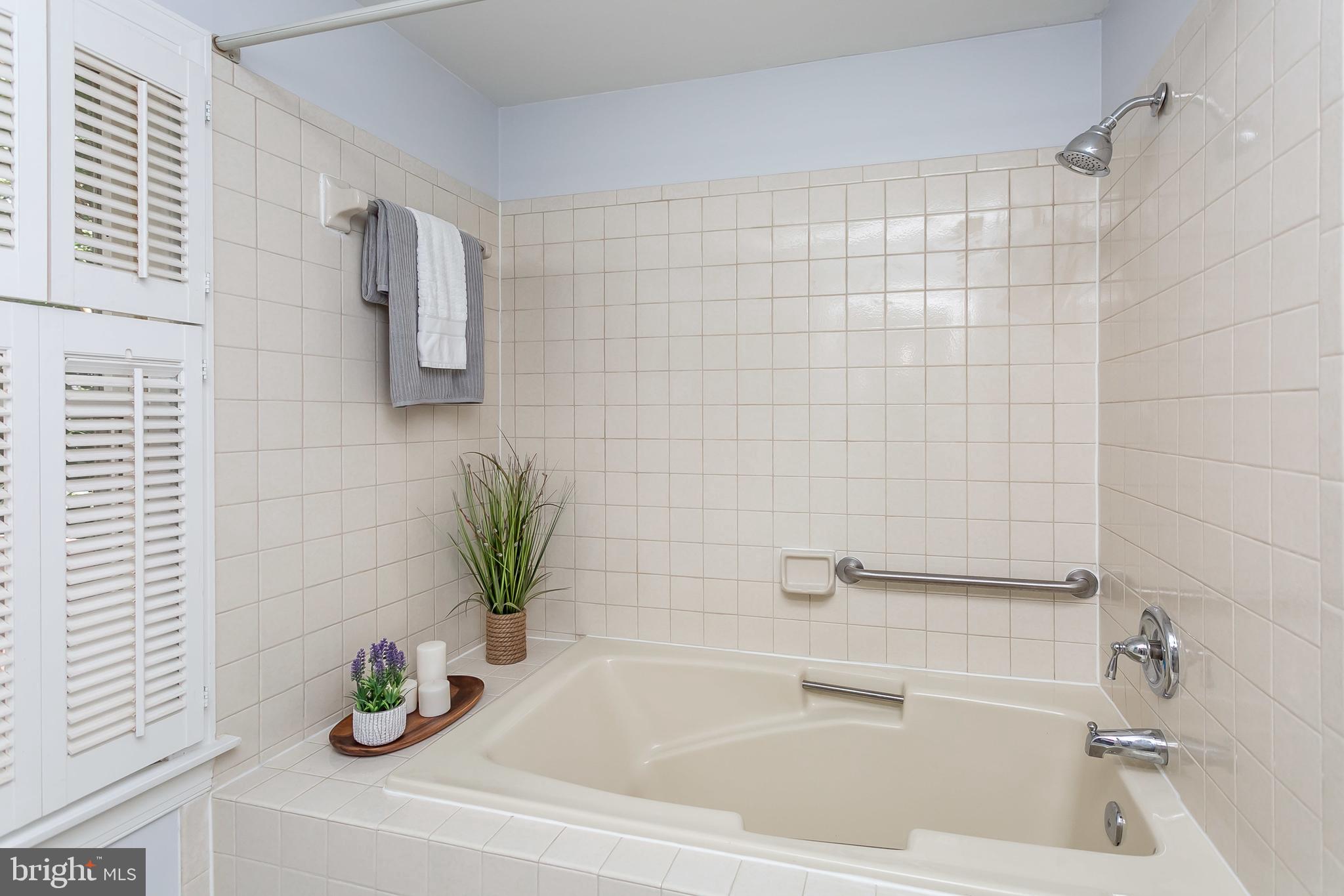 HOMELAND HISTORIC DISTRICT - Residential