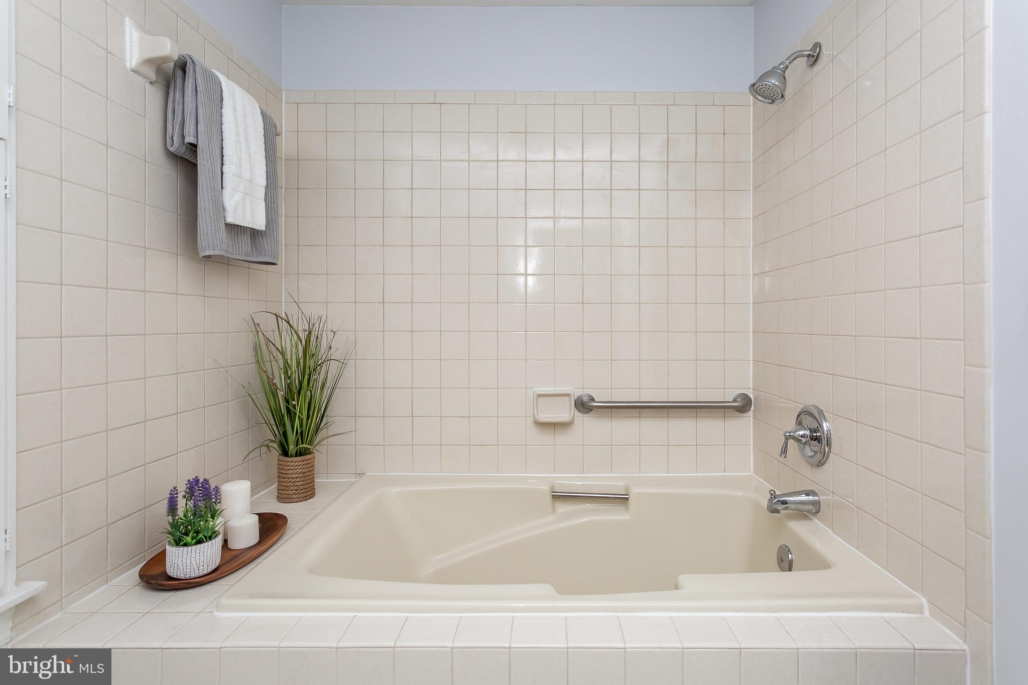 HOMELAND HISTORIC DISTRICT - Residential