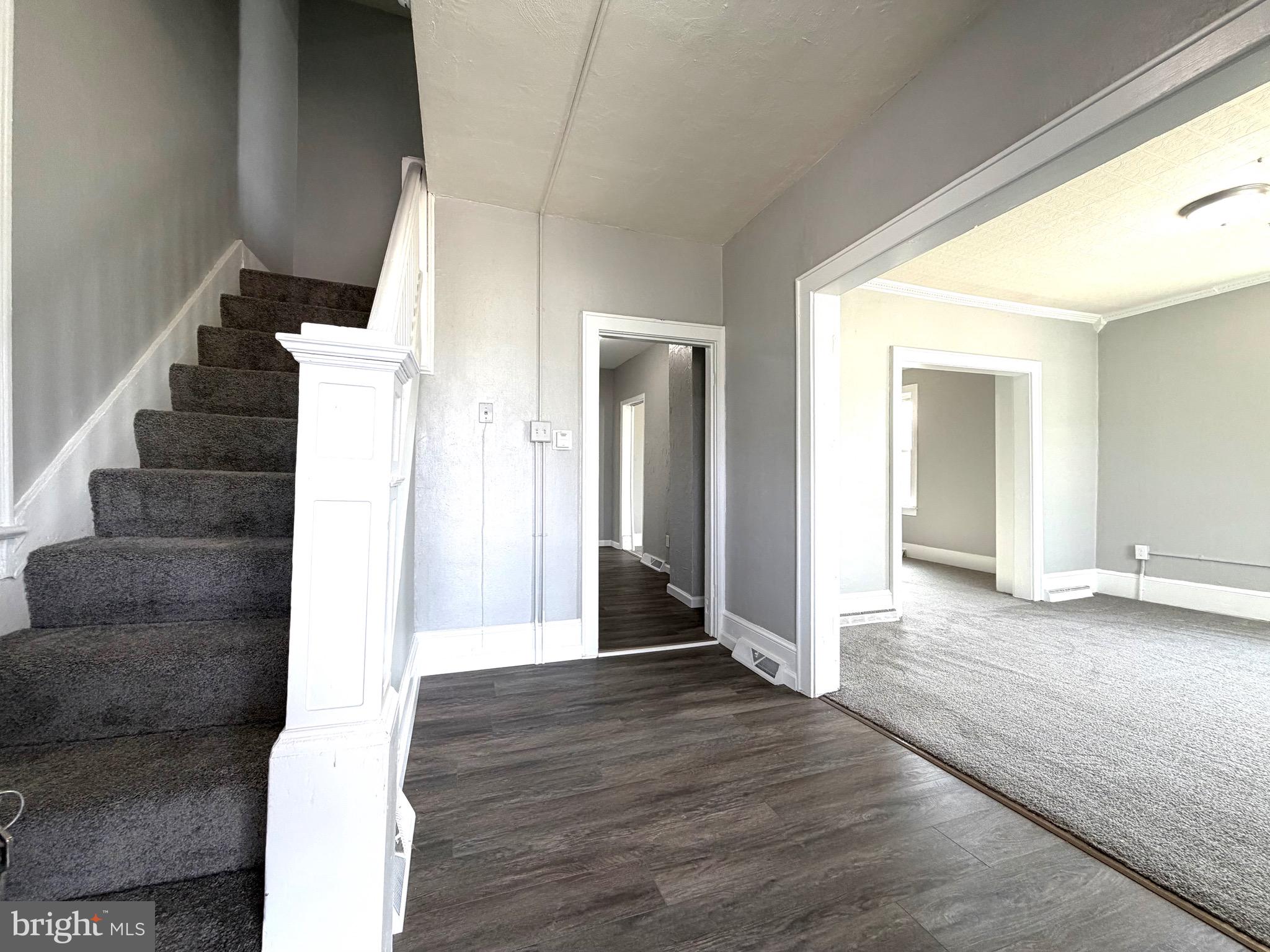 HILLCREST - Residential