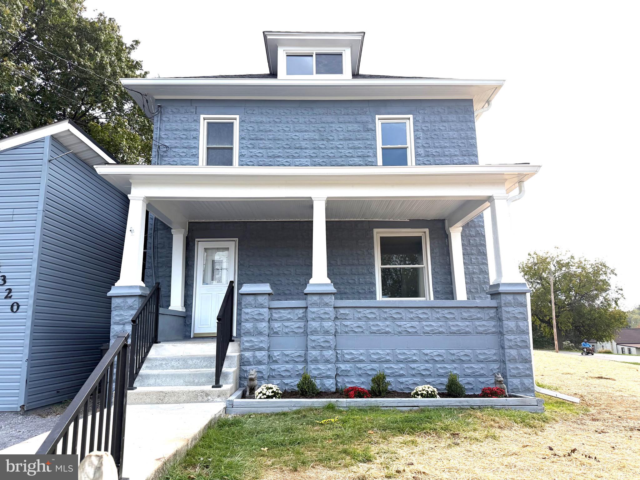 HILLCREST - Residential