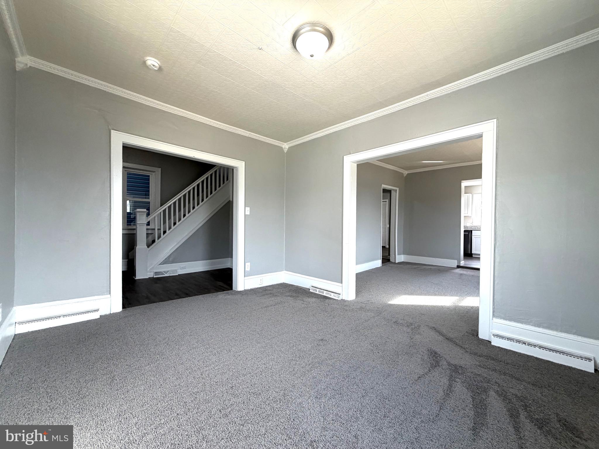 HILLCREST - Residential