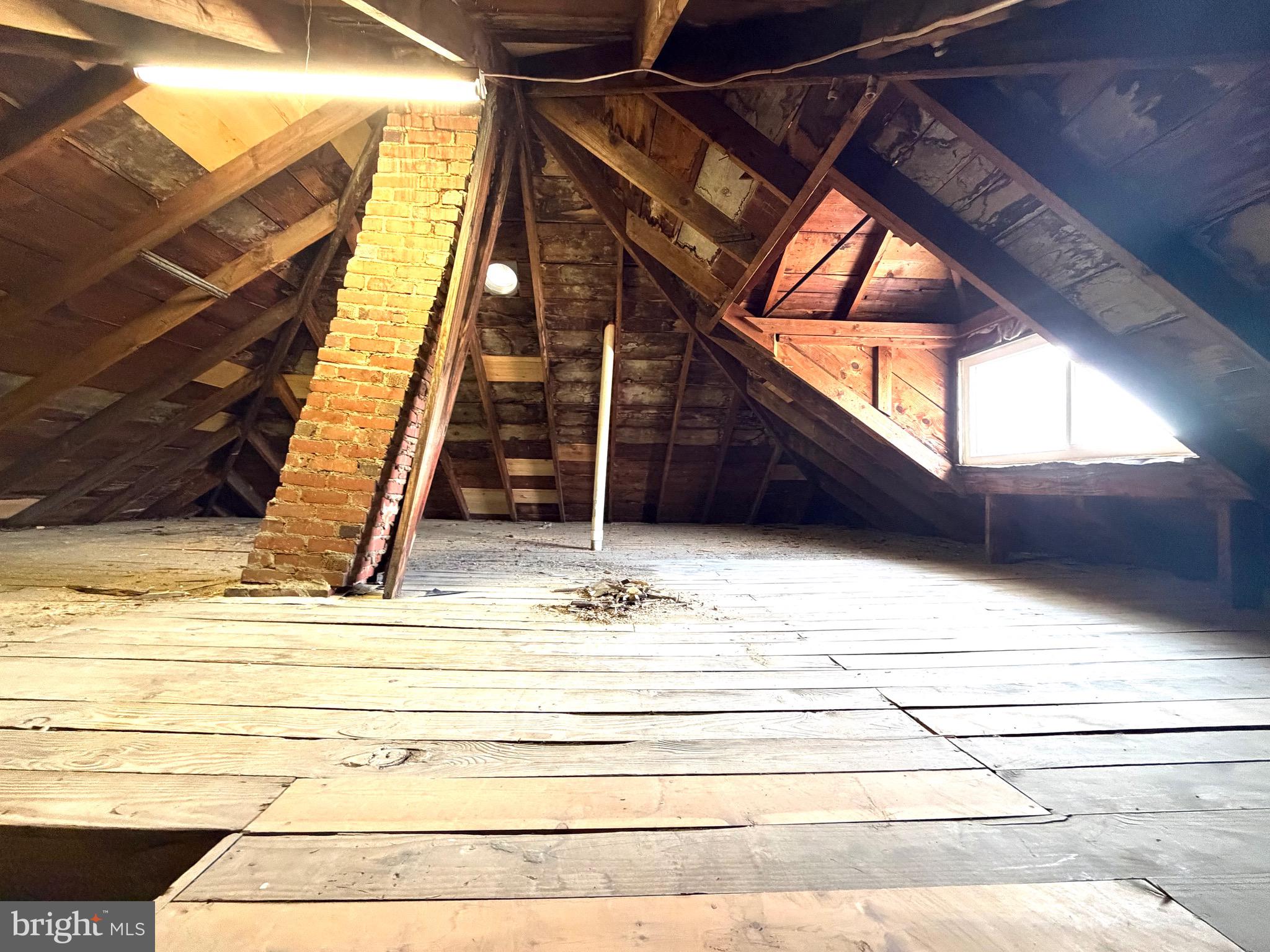 HILLCREST - Residential