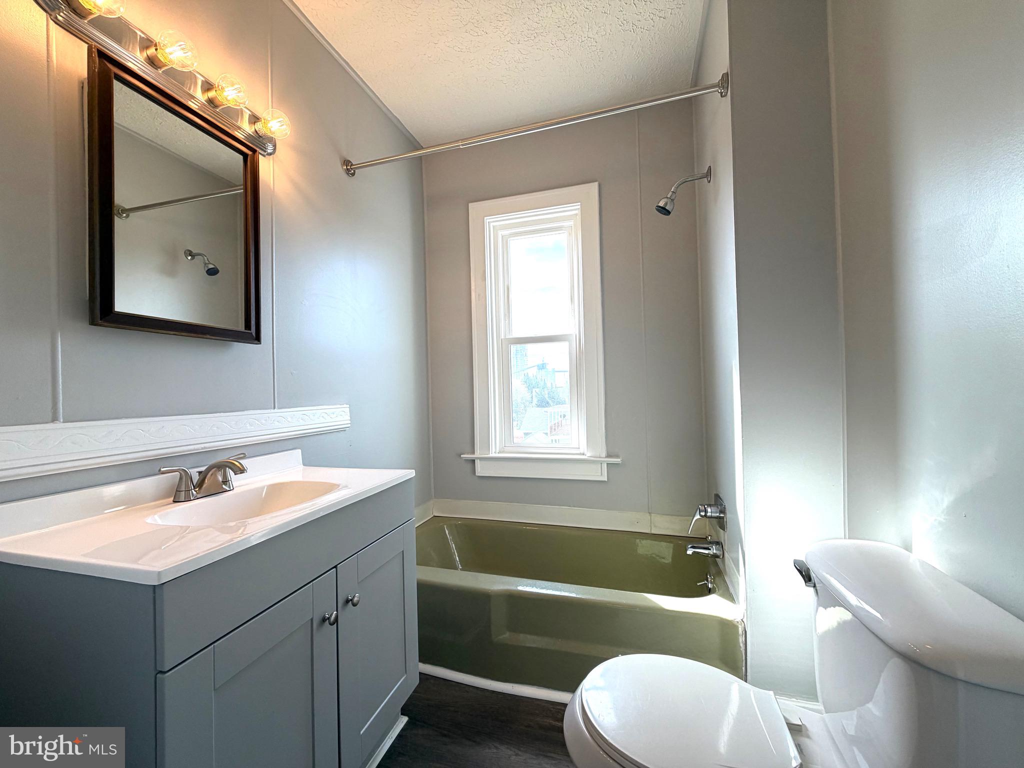 HILLCREST - Residential