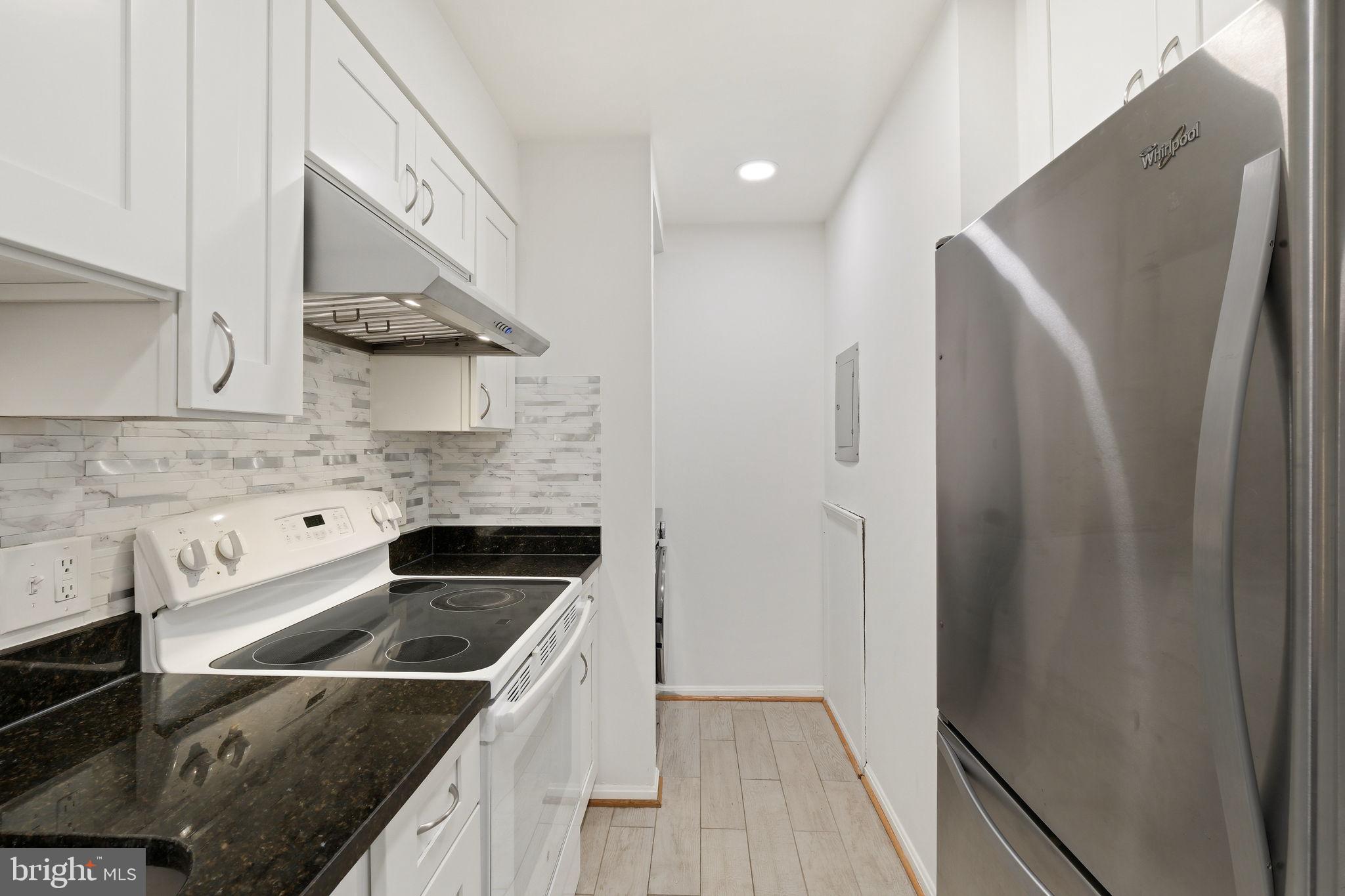 THE GABLES ON TUCKERMAN - Residential