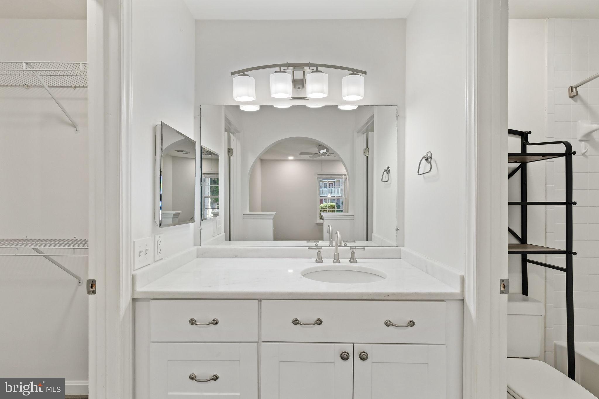 THE GABLES ON TUCKERMAN - Residential