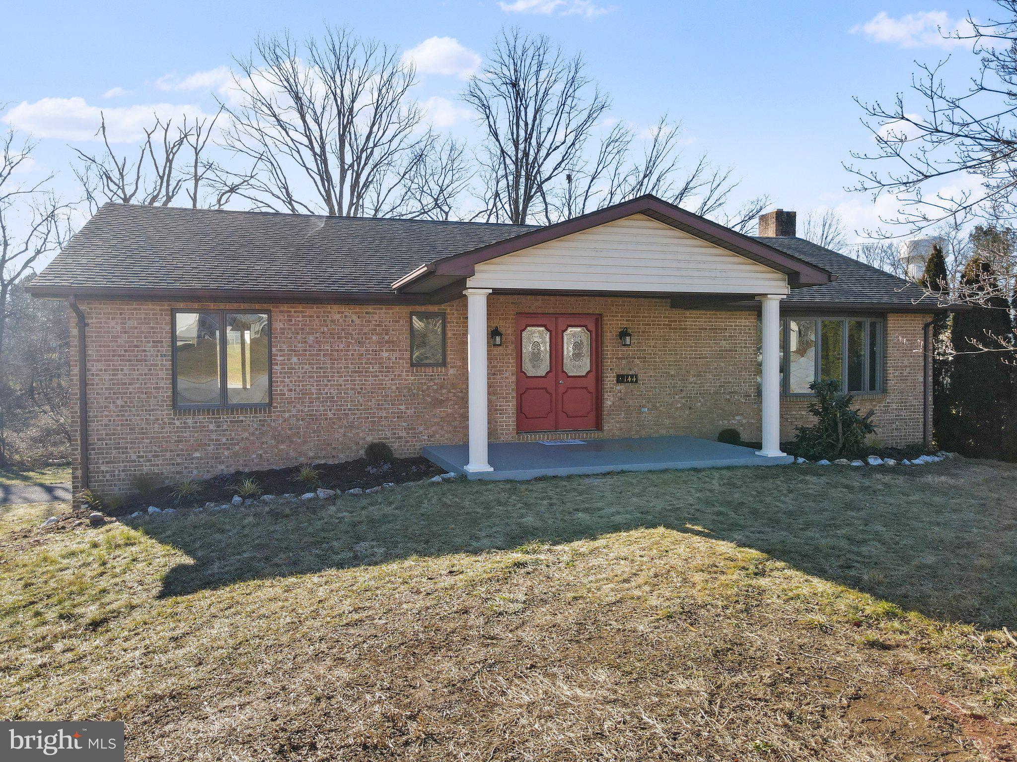 MOUNTAIN VIEW ACRES - Residential