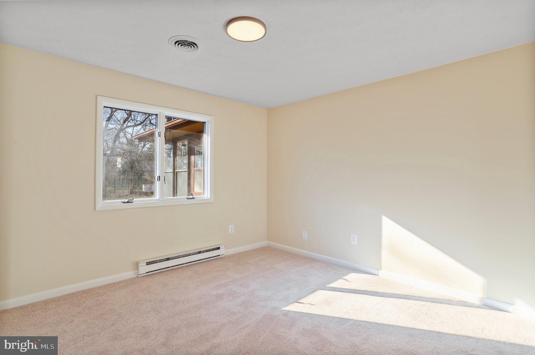 MOUNTAIN VIEW ACRES - Residential