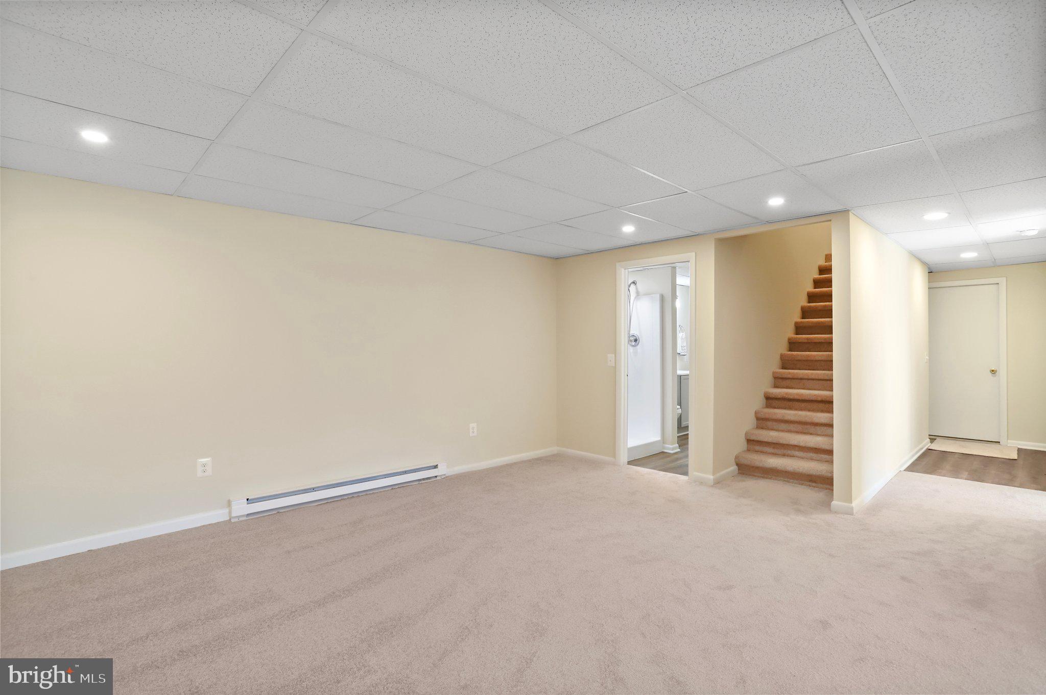 MOUNTAIN VIEW ACRES - Residential