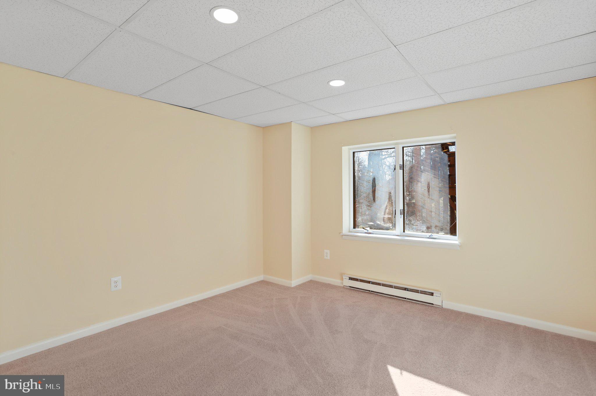 MOUNTAIN VIEW ACRES - Residential