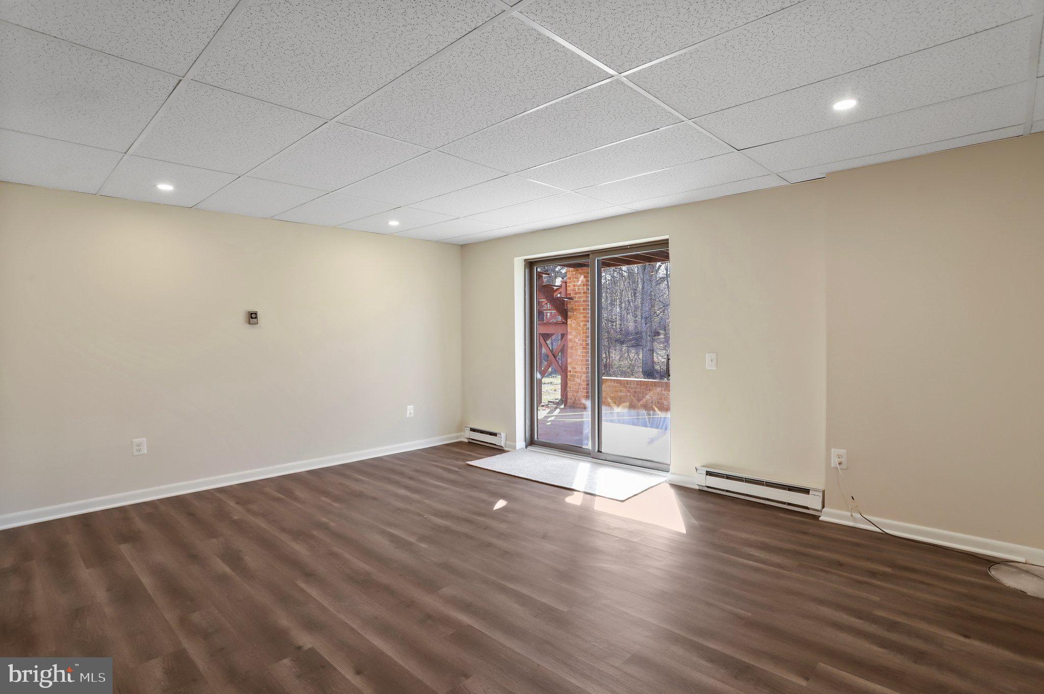 MOUNTAIN VIEW ACRES - Residential