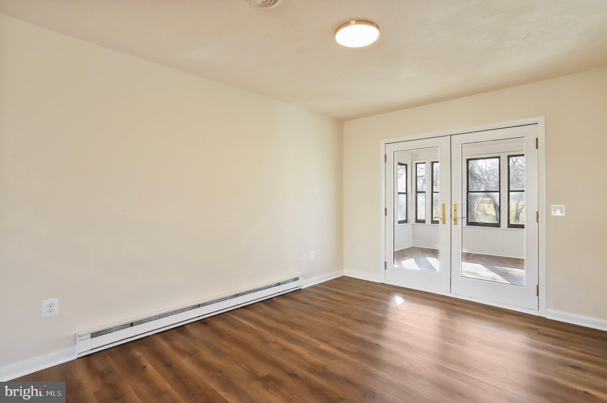 MOUNTAIN VIEW ACRES - Residential