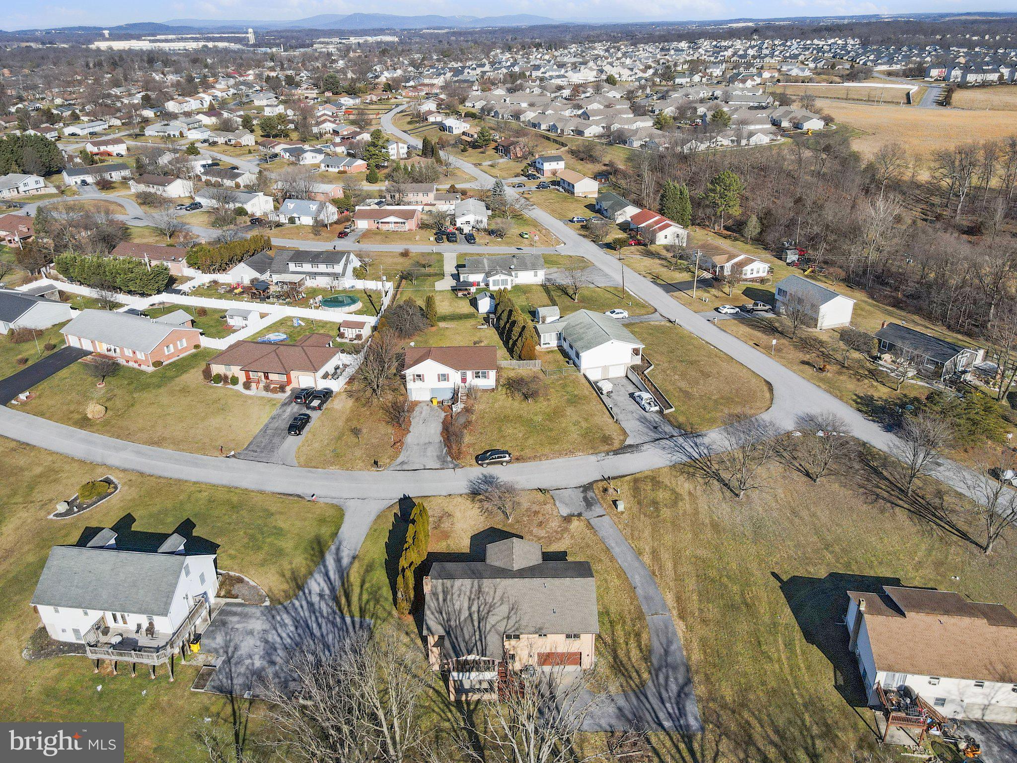 MOUNTAIN VIEW ACRES - Residential