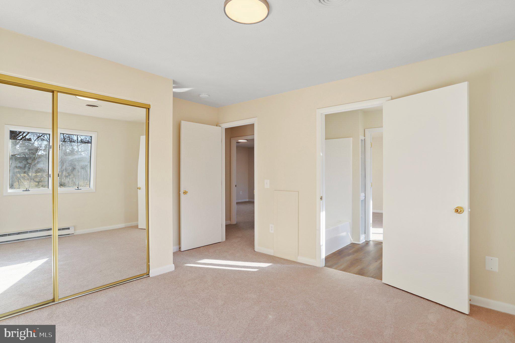 MOUNTAIN VIEW ACRES - Residential