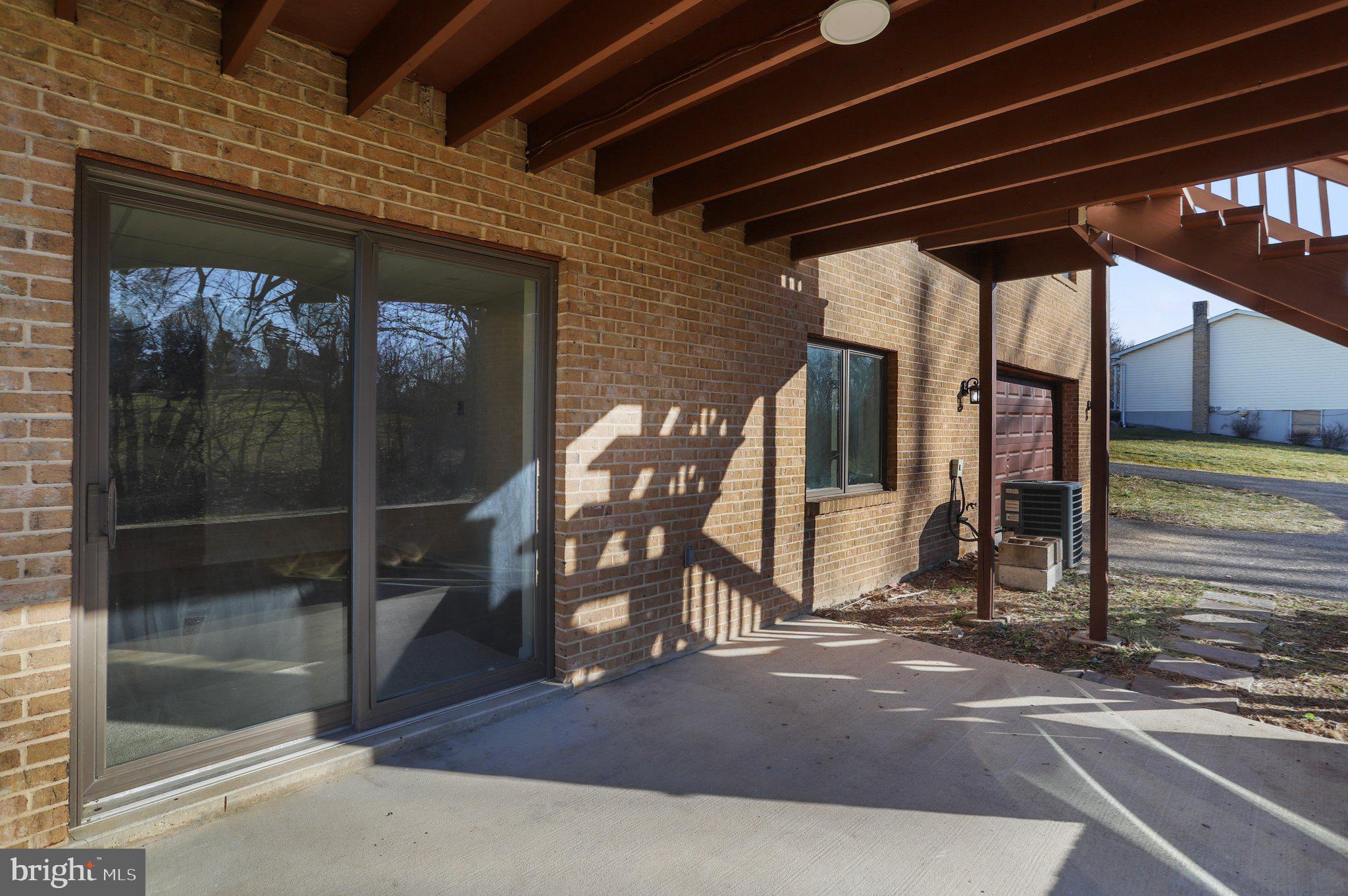 MOUNTAIN VIEW ACRES - Residential